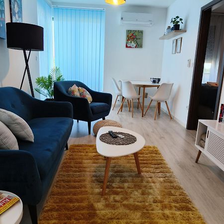 Pe-Ki Lux Apartman Székesfehérvár Exteriör bild