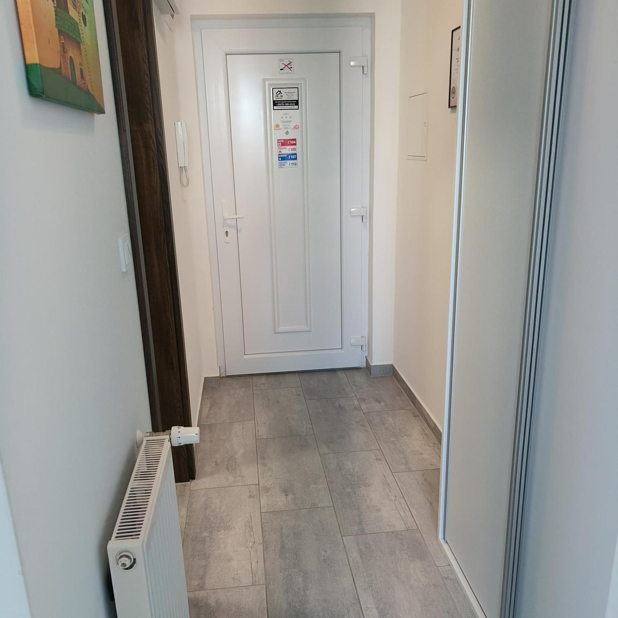 Pe-Ki Lux Apartman Székesfehérvár Exteriör bild